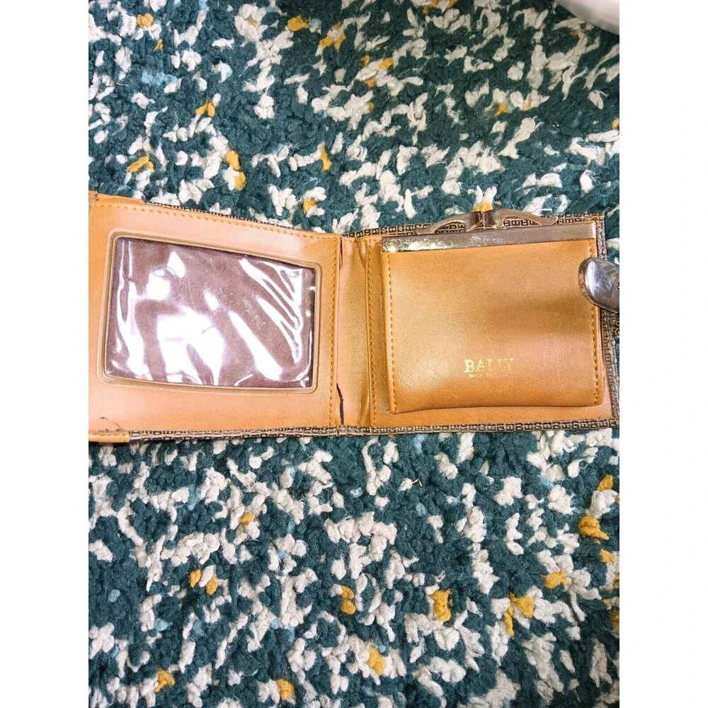 Bally Wallet Folding Wallet And Coin Purse Pattern/Tan Woman Cracked AS IS